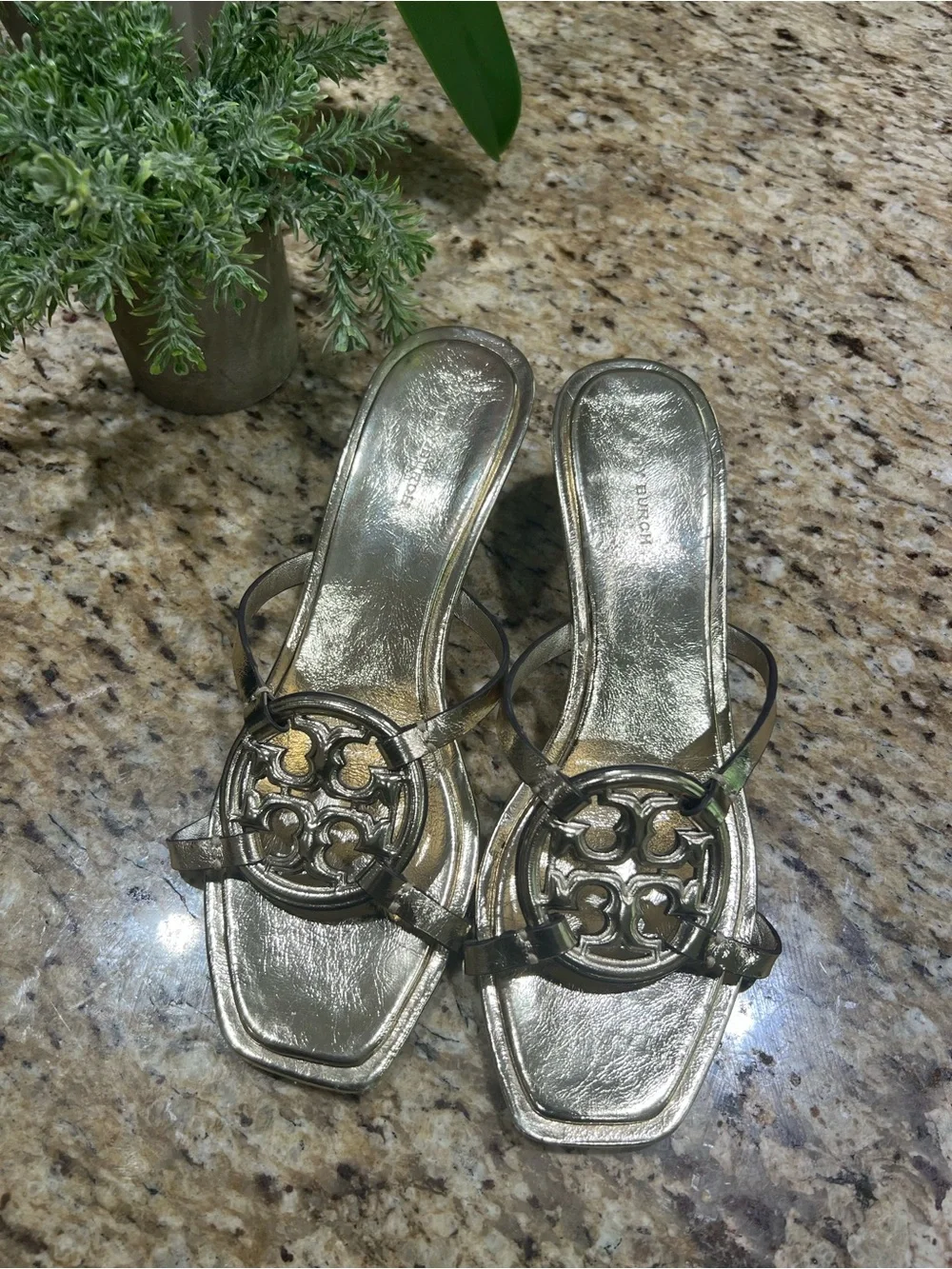 Tory Burch Geo Bombe Gold Metallic Kitten Heel Sandals 10M